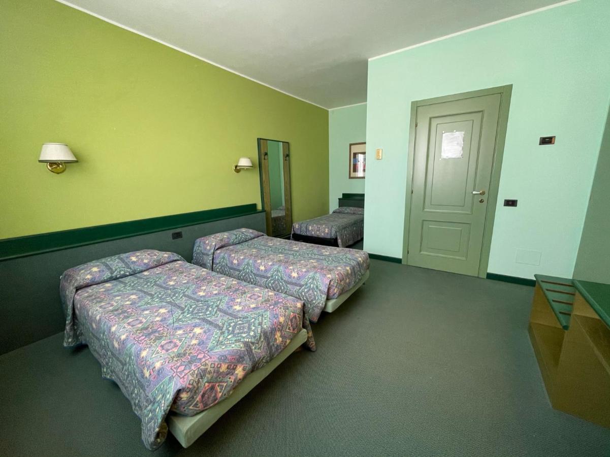 Hotel La Goletta บินาสโก ภายนอก รูปภาพ