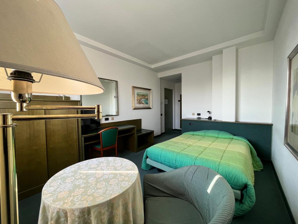 Hotel La Goletta บินาสโก ภายนอก รูปภาพ