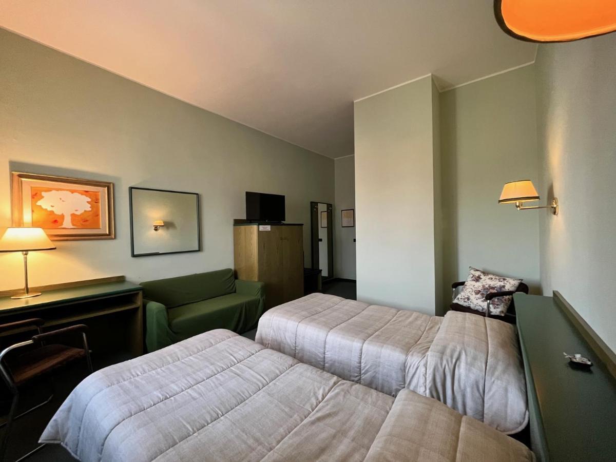 Hotel La Goletta บินาสโก ภายนอก รูปภาพ