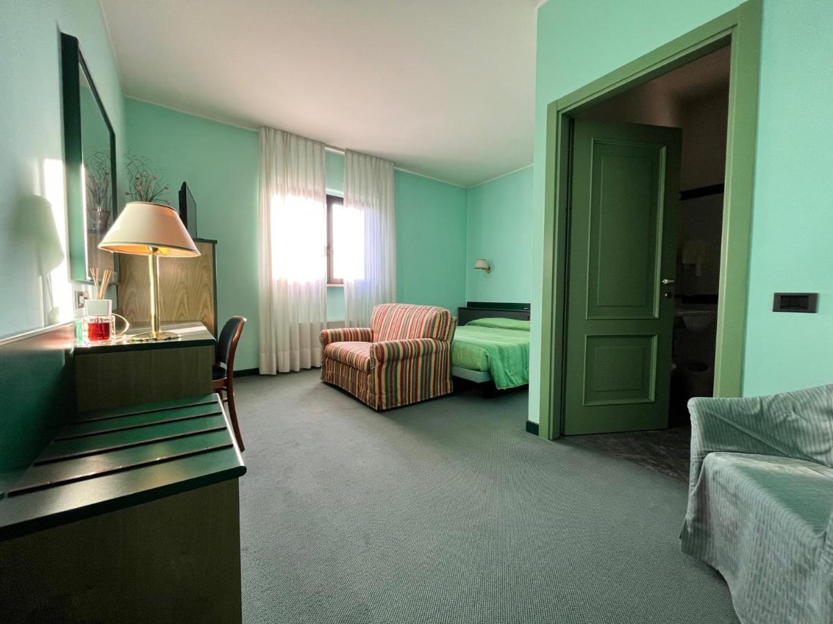 Hotel La Goletta บินาสโก ภายนอก รูปภาพ