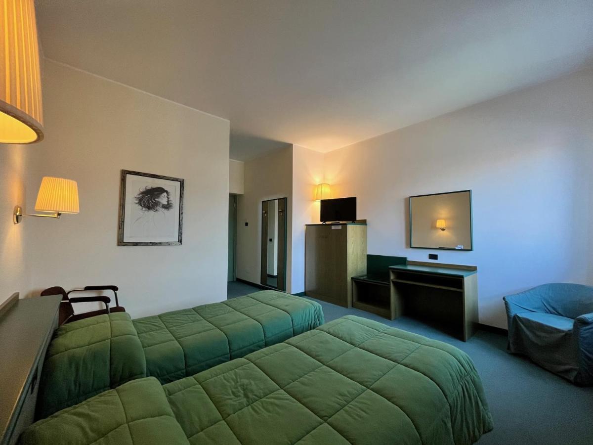 Hotel La Goletta บินาสโก ภายนอก รูปภาพ