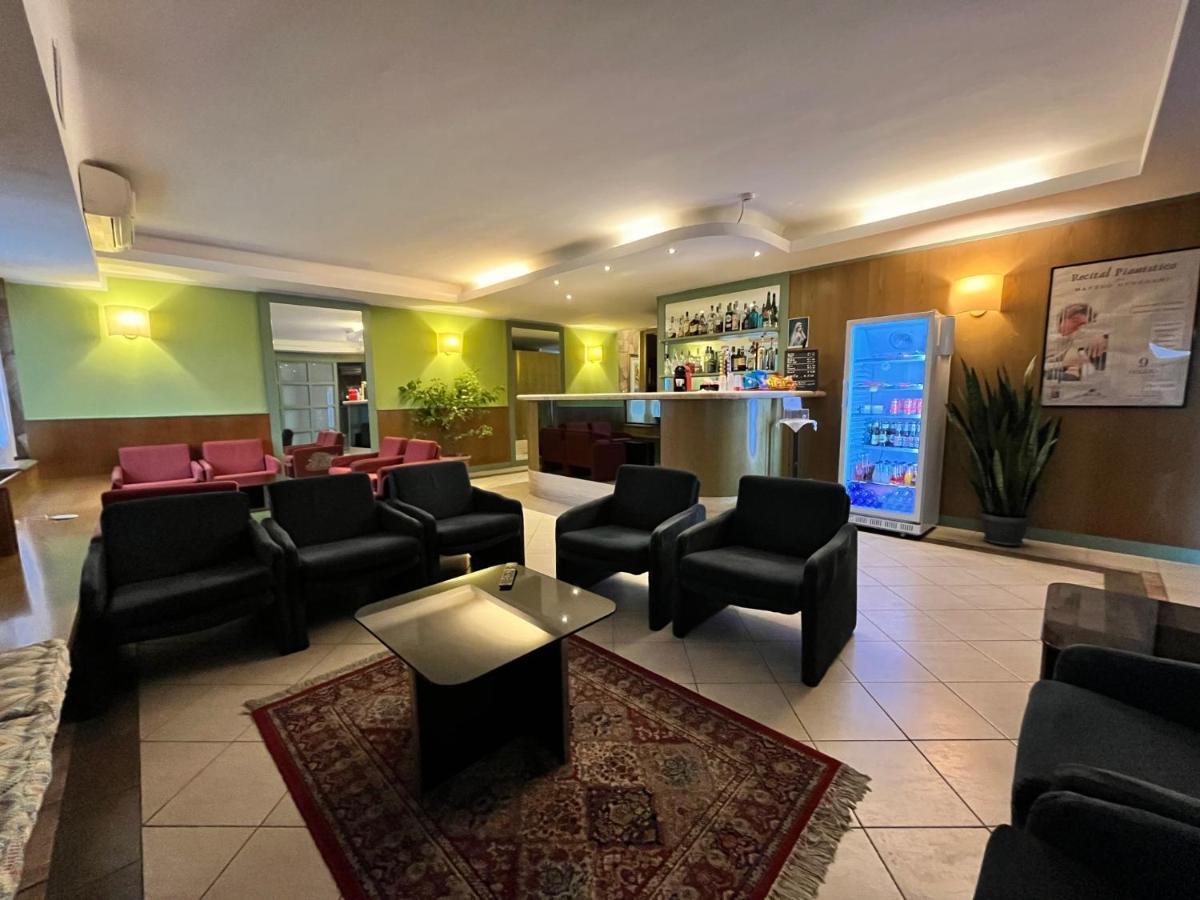 Hotel La Goletta บินาสโก ภายนอก รูปภาพ